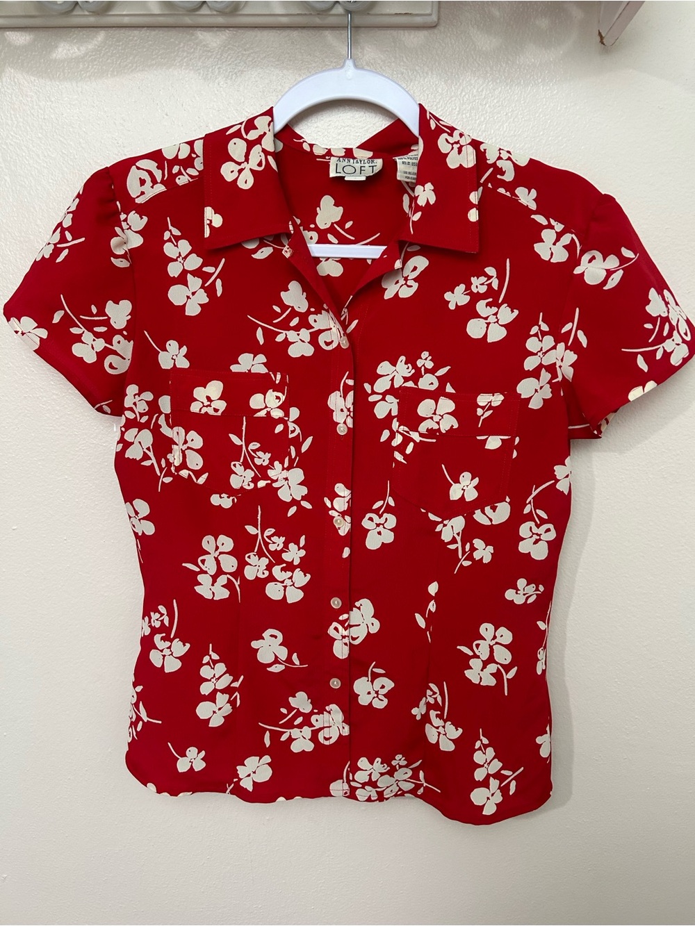 Ann Taylor Vintage 90’s LOFT Red Floral Button-Up Short Sleeve Shirt